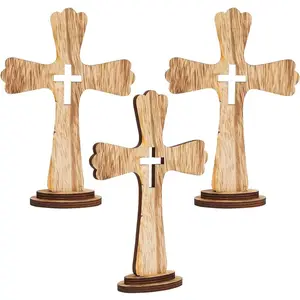 工芸品用の木製の十字架センターピース用の未完成の木製の十字架カトリックの木製の十字架セット洗礼センターピース