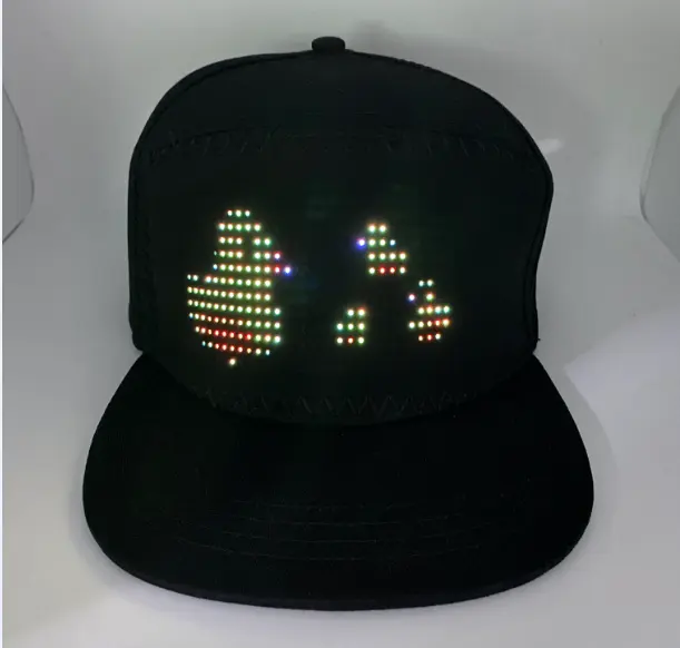 रिचार्जेबल एप्लिकेशन क्रमादेशित कस्टम बेसबॉल टोपी चमकदार प्रदर्शन टोपी ऊपर प्रकाश का नेतृत्व किया टोपी