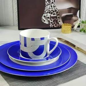 Juego de Platos de Porcelana de Hueso Azul de Lujo Nórdico de 2 Piezas en Oferta, con Caja de Regalo - Product Image 5