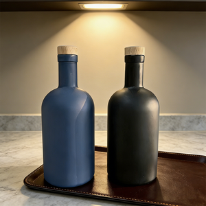 Botellas de Vidrio Personalizadas <span class=keywords><strong>con</strong></span> Pulverizador en Color <span class=keywords><strong>Blanco</strong></span>, <span class=keywords><strong>Azul</strong></span> y Negro de 500ml y 750ml para <span class=keywords><strong>Tequila</strong></span>, Whisky, Ginebra, Ron, Brandy, Vodka, Licores y Aceite de Oliva <span class=keywords><strong>con</strong></span> Tapón de Corcho - Product Image 6