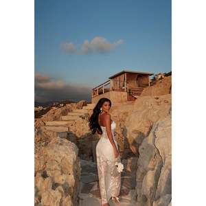 Robe Ophelia en dentelle blanche, style vintage, fourreau, soirée, satin, coton, polyester, col halter, col haut, floral, empire, été - Product Image 1