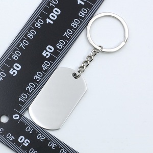 Llavero Rectangular de Acero Inoxidable, Ligero y Moderno, Tipo Placa de Identificación para Perro - Product Image 3
