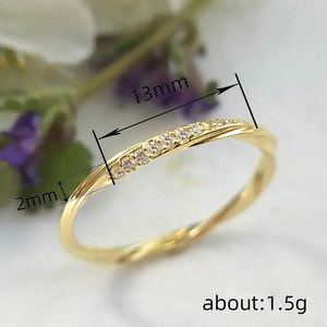 Bague torsadée fine pour femme, accessoires de mode minimalistes empilables pour un usage quotidien - Product Image 4