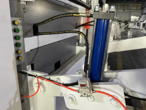 Machine de découpe de rouleau de papier de seau de nouilles instantanées d'alimentation automatique numérique PLC MSPY-950 - Product Image 6