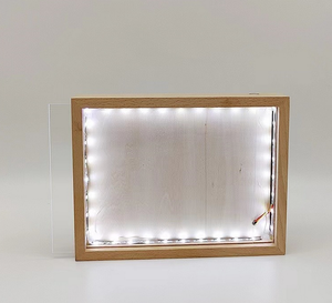 Cornice Luminosa a LED con Luce Calda e Telecomando, USB, 8x10'' A4, Profondità 5cm, Cornice Shadow Box in Legno Bianco o Nero - Product Image 1