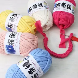 Großhandel 100g einfarbige Baumwolle Hands tricken Häkeln Polyester Stoff klobig T-Shirt Garn für Tasche und Teppich