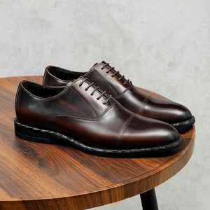 Zapatos Casuales de Otoño con Punta en Pico y Diseño Italiano de Lujo en Cuero Personalizado para Ocasiones Formales, Zapatos para Hombre - Product Image 5