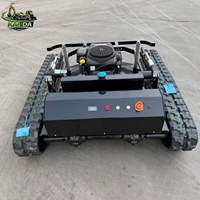 Tondeuse à gazon industrielle compacte télécommandée sans fil sur chenilles, hauteur de coupe max. 1000 mm, moteur 4 temps, conception étroite pour espaces restreints