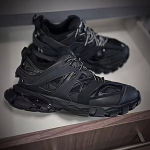 أحذية رياضية عصرية فاخرة بتصميم أصلي وجودة عالية موديل Track 3.0 لعام 2025، أحذية كاجوال بنعل سميك للمشي بإضاءة LED - Product Image 5