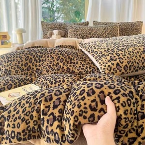 Factory Direct Sell <strong>Leopard</strong> <strong>Print</strong> Lenjerii Pat Bedding <strong>Set</strong> Comforter <strong>Sets</strong> Bedding Luxury Wholesale Bedding <strong>Sets</strong>