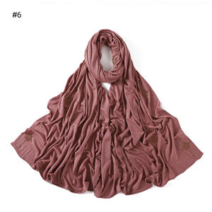 2025 nouvelle mode couleur unie croix fleur or strass perles <span class=keywords><strong>Jersey</strong></span> Hijabs plaine châle tête enveloppes <span class=keywords><strong>pour</strong></span> les femmes musulmanes écharpe - Product Image 4