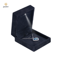 Boîte à bijoux de luxe Paclov en velours à charnière avec éclairage LED pour pendentifs, colliers et boucles d'oreilles – Élégant conteneur à bijoux