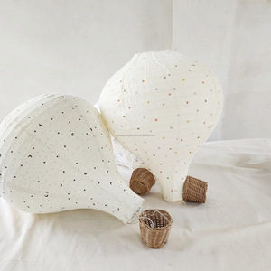 Lanterna in Tessuto a Forma di Mongolfiera |   Decorazione Artigianale da Appendere per Cameretta dei Bambini, Ornamento Pendente per Nursery e Camera da Letto - Product Image 3