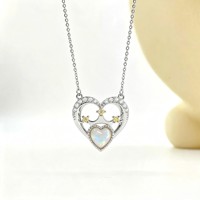 Collier Pendentif Cœur Couronne Opale Élégant ZG avec Cadre Ouvert et Accent Étoile en Zircon, Plaqué Rhodium, Idéal Cadeau