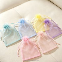 Fournisseur d'usine en gros – Sacs cadeaux écologiques durables, petits sacs en organza colorés, pochettes transparentes avec cordon de serrage et poignée en polyester