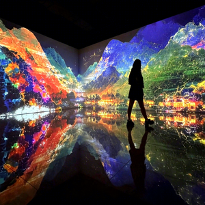 Système de projection immersive 3D en intérieur pour salles de projection, écrans interactifs, expositions et espaces d'expérience numérique - Product Image 1