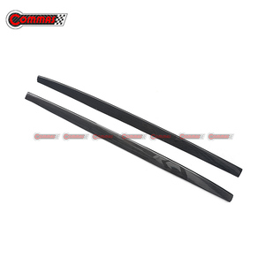 Jupes latérales pour Bentley Continental GT style V8S en fibre de carbone sèche 2016-2018 - Product Image 1