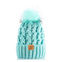 Bonnet en crochet doublé de satin avec pompon pour femmes, chapeau d'hiver avec votre logo, avec patch personnalisé pour protéger les cheveux, vente en gros