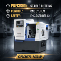Tour CNC compact à lit plat avec guides linéaires de précision, pinces hydrauliques et outils de type gang pour travaux légers