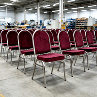 Chaises de réception empilables de luxe en promotion pour événements intérieurs et extérieurs, chaises de banquet en tissu et métal pour mariages et hôtels