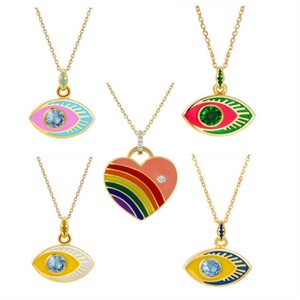 Collier personnalisé arc-en-ciel avec pendentif cœur et yeux maléfiques en zircon CZ - Product Image 1