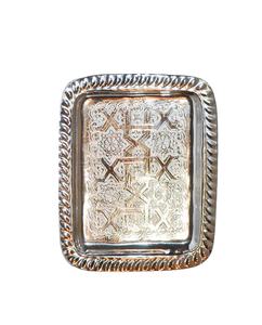 Plateau en métal argenté marocain traditionnel fait à la main pour les services à thé et la vaisselle - Product Image 1