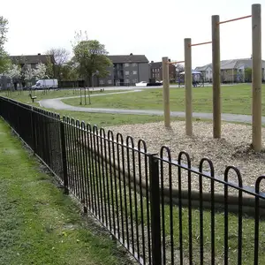 铝热卖OEM ODM游泳池围栏环顶围栏粉末涂层环弧形花园围栏