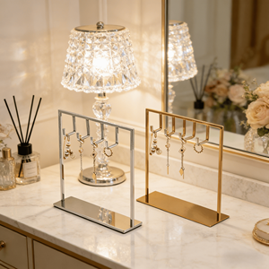 Support de présentation de bureau pour porte-clés en métal personnalisé |   Porte-cartes et porte-cadeaux - Product Image 1