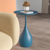 Table basse en fer forgé avec plateau en marbre, mobile et avec rangement, design minimaliste moderne de luxe léger