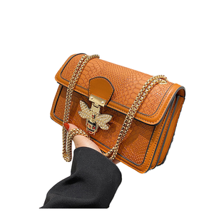 Borsa a forma di ape a catena di design di lusso 2025, famosa alla moda, con cerniera leggera e resistente impermeabile - Product Image 3