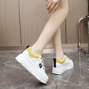 Nuevos zapatos de <span class=keywords><strong>mujer</strong></span> transpirables con suela gruesa <span class=keywords><strong>y</strong></span> superficie de cuero elevada para uso informal - Product Image 6