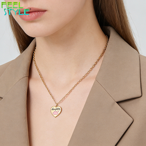 Collar Personalizado para el Dí<span class=keywords><strong>a</strong></span> <span class=keywords><strong>de</strong></span> la <span class=keywords><strong>Madre</strong></span>, Chapado en Oro Grueso PVD, Acero Inoxidable 316L, Colgante <span class=keywords><strong>de</strong></span> Corazón con Letras Esmaltadas <span class=keywords><strong>de</strong></span> <span class=keywords><strong>Madre</strong></span> e <span class=keywords><strong>Hija</strong></span> - Product Image 3