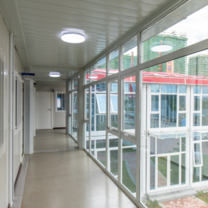 Container Prefabbricato Modulare Integrato per Uffici e Appartamenti con Impianti Idraulici ed Elettrici per Cantieri Urbani - Product Image 1