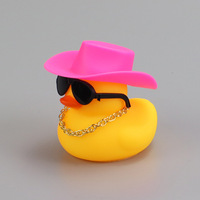 Mini canards en caoutchouc jaune pour enfants enfants voiture baignoire ornement avec lunettes de soleil anneau de bain Mini chapeau collier canard pour bébé douche
