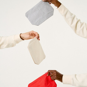 Bolsa de tela reciclada para uso diario, almacenamiento de artículos pequeños, accesorios de maquillaje y uso informal, ligera y cómoda - Product Image 2