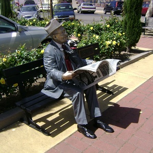 Trang Trí Sân Vườn Cuộc Sống Kích Thước Nam Tác Phẩm Điêu Khắc Bằng Đồng Ngồi Người Đàn Ông Đọc Tác Phẩm Điêu Khắc - Product Image 5