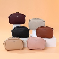 Vente en gros de sac à bandoulière en cuir artificiel de créateur tendance sac à bandoulière élégant pour femmes sac à bandoulière pour filles