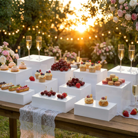 Support de présentation en acrylique carré personnalisé pré-assemblé pour gâteaux, cupcakes et desserts de mariage et d'anniversaire