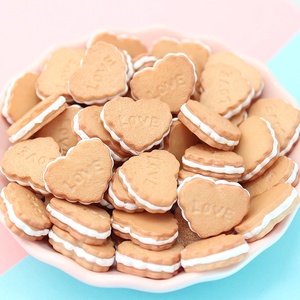 Mini Galletas de Resina con Formas Variadas, Hombre de Jengibre, Decoración Plana para Manualidades, Decoración para Cocina y Refrigerador - Product Image 4