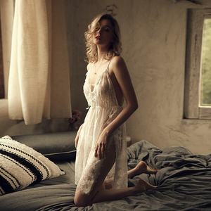 Saint Valentin OEM dentelle <span class=keywords><strong>dos</strong></span> <span class=keywords><strong>nu</strong></span> érotique Sexy <span class=keywords><strong>nuisette</strong></span> pour lune de miel Lingerie robe chemise de nuit chemise de nuit vêtements de nuit pour femmes - Product Image 4