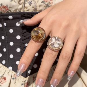 Bague de cocktail en résine avec incrustation de coquillages, bijou tendance unisexe, cadeau pour femmes et hommes - Product Image 2