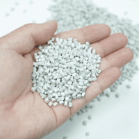 Granulés de HIPS recyclé, masterbatch de carbonate de calcium, haute résistance aux chocs, en forme de grain de riz, pour le soufflage de sacs plastiques