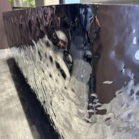 Comptoir de bar en métal avec ondulation de l'eau pour restaurant personnalisé réception en acier inoxydable pour hall d'hôtel