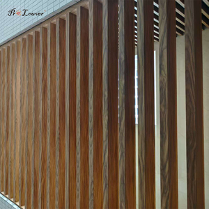 Écran en aluminium couleur bois avec lames orientables - Product Image 2