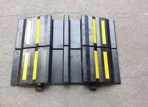 Wheel Chock with Reflective <b>Strip</b> for Truck Trailer - Product Image 2