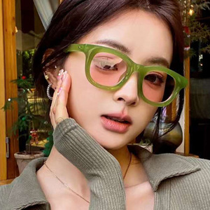 Lunettes de soleil œil de chat vertes, accessoire de mode, protection UV400 pour les voyages, les fêtes et le quotidien - Product Image 4