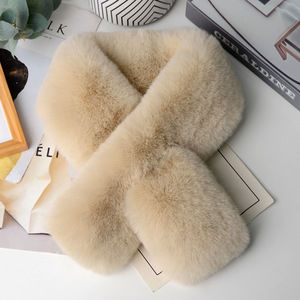 Bufanda de Piel Sintética de Conejo Gruesa y Versátil con Logotipo Personalizado al por Mayor, Versión Cálida de Invierno, Bufanda de Piel para Mujer con Cuello Real - Product Image 5