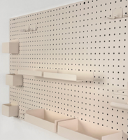 Organisateur de bureau mural en fer Étagères modulaires en panneau perforé pour la configuration de PC de jeu Solution de rangement personnalisée pour bureau, salle de bain et cuisine