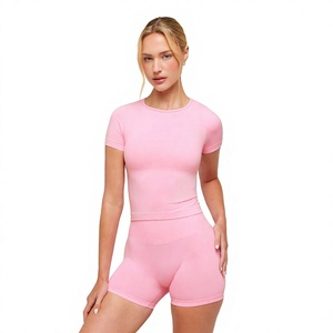Conjunto Deportivo para Mujer, Top Rosa sin Costuras con Cuello Redondo y Manga Corta, Shorts de Cintura Media, Soporte Medio, Color Sólido, Spandex/Nailon - Product Image 1