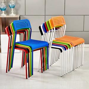 Sillas de Plástico PP Reforzadas de Estilo Moderno para Adultos, con Función de Refrigeración, para el Hogar, Comedor y Ocio - Product Image 4